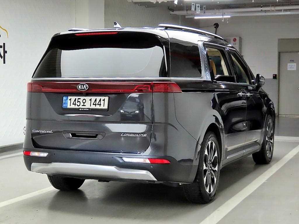 KIA Carnival - Vista 4