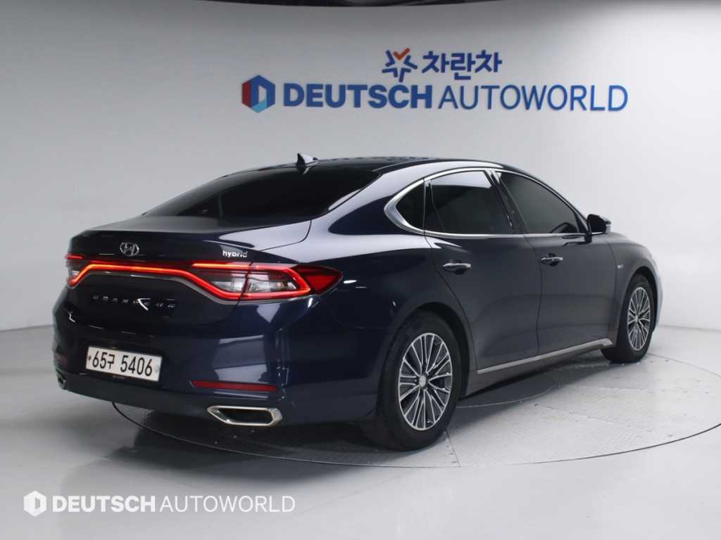 HYUNDAI Grandeur - Vista 2