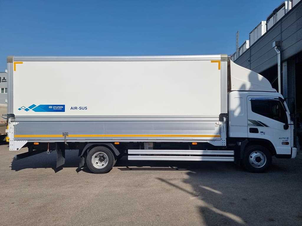 medium and large cargo truck - Vista 8
