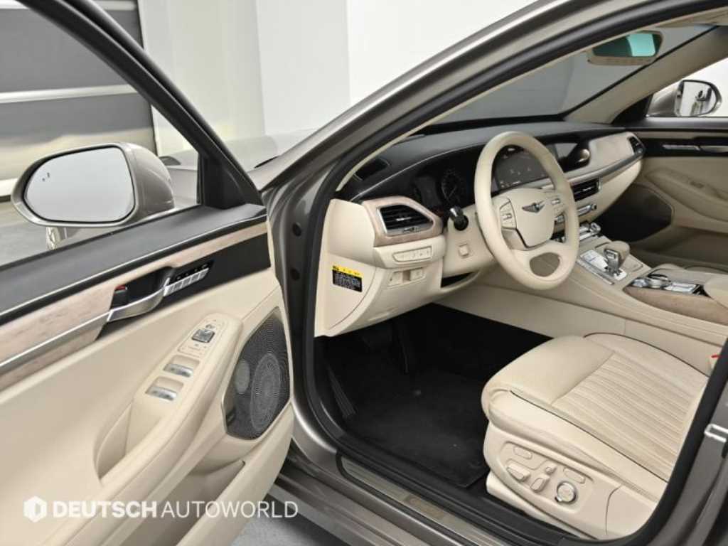 Genesis G90 - Vista 11