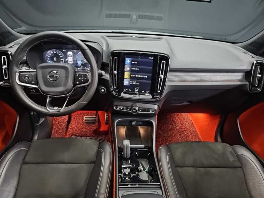 Volvo XC40 - Vista 5