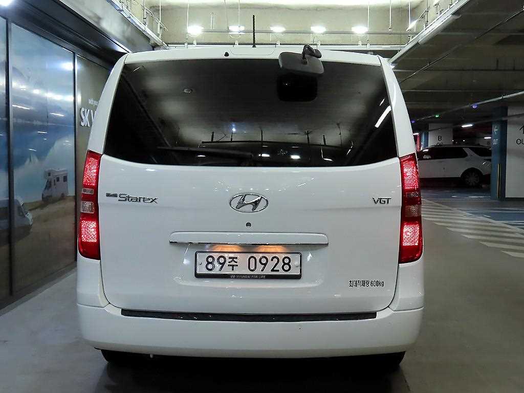 HYUNDAI Starex - Vista 5