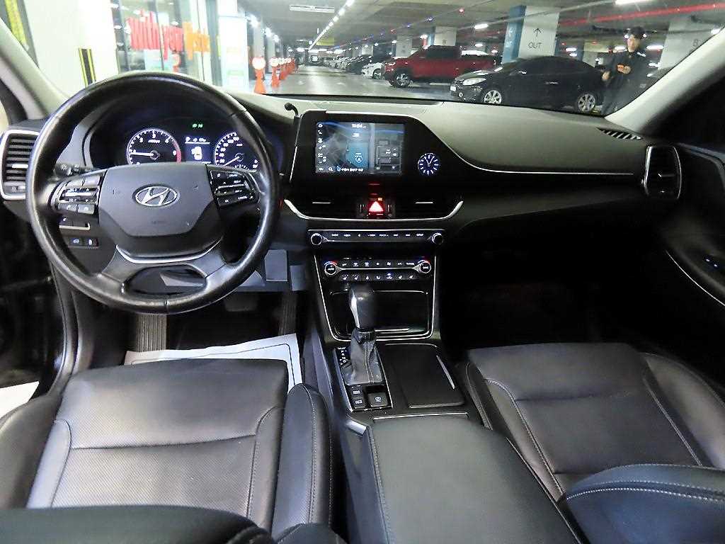 HYUNDAI Grandeur - Vista 10