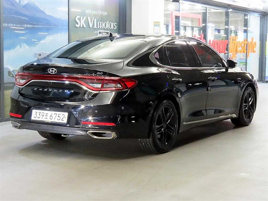 HYUNDAI Grandeur - Vista 4