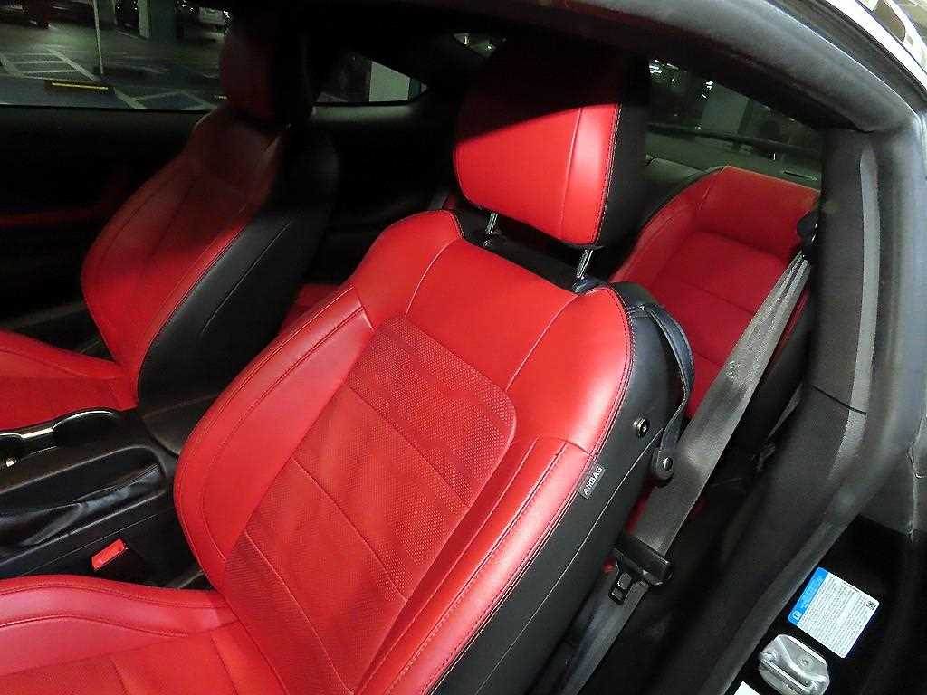 Ford Mustang - Vista 7