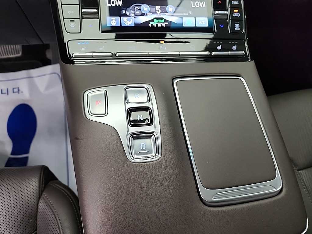 HYUNDAI Grandeur - Vista 9