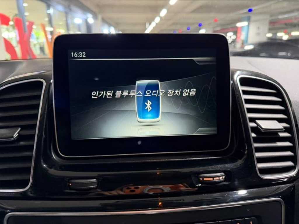 Mercedes Benz GLE Class - Vista 10