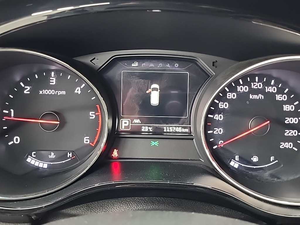 KIA Carnival - Vista 6