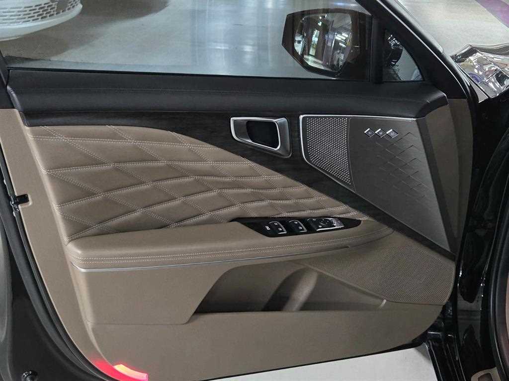 KIA K8 - Vista 12