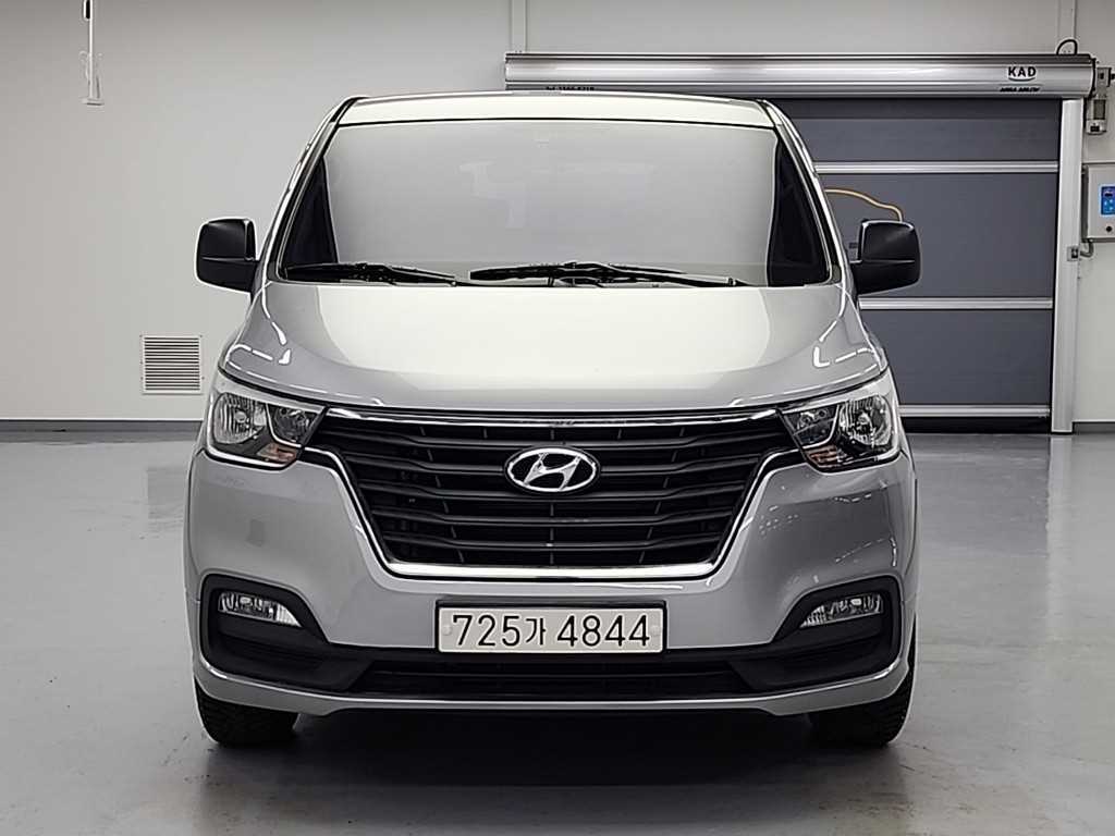 HYUNDAI Starex - Vista 2