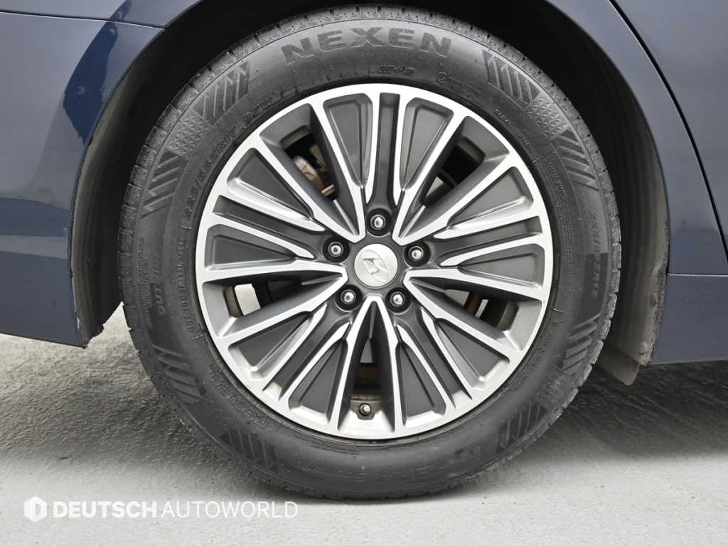 HYUNDAI Grandeur - Vista 5