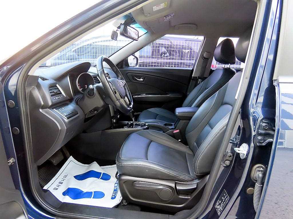 Ssangyong Tivoli - Vista 5