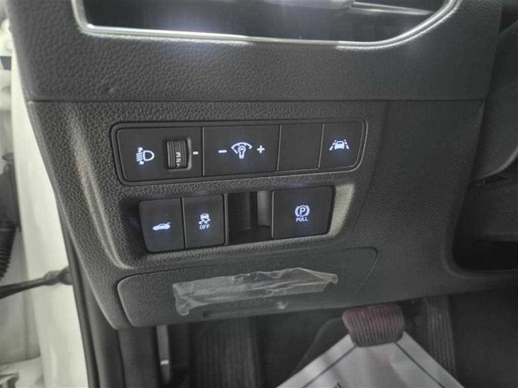HYUNDAI Sonata - Vista 11