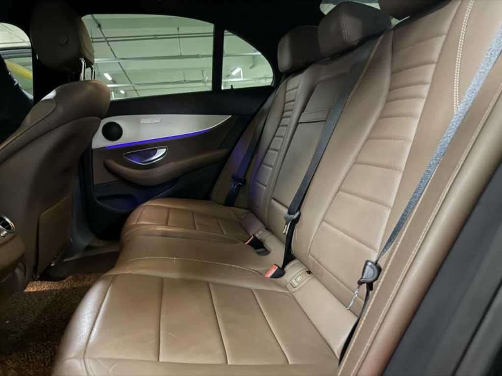 Mercedes Benz E class - Vista 10