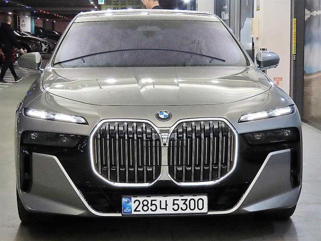 BMW 7 Series - Vista 2