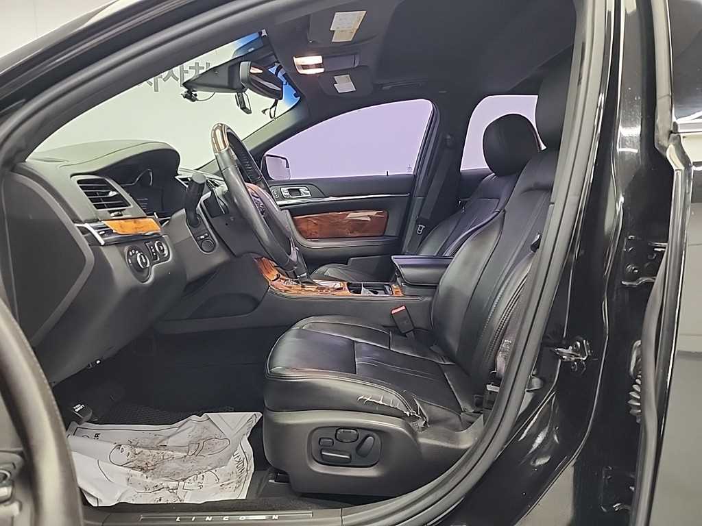 Lincoln MKS - Vista 11