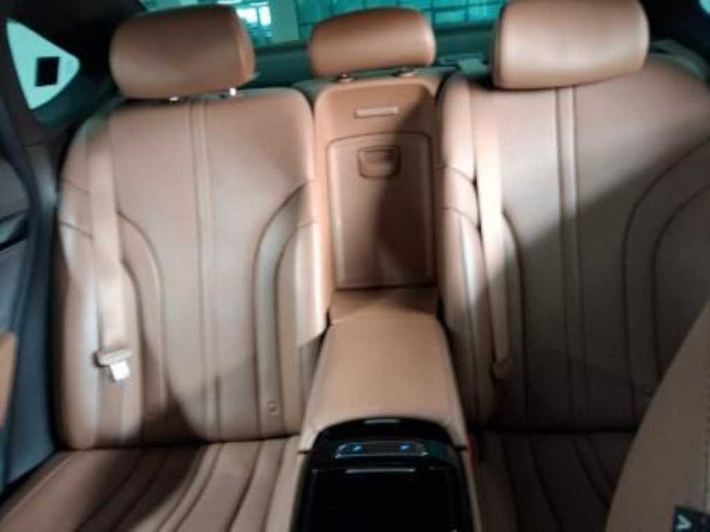Genesis G80 - Vista 9