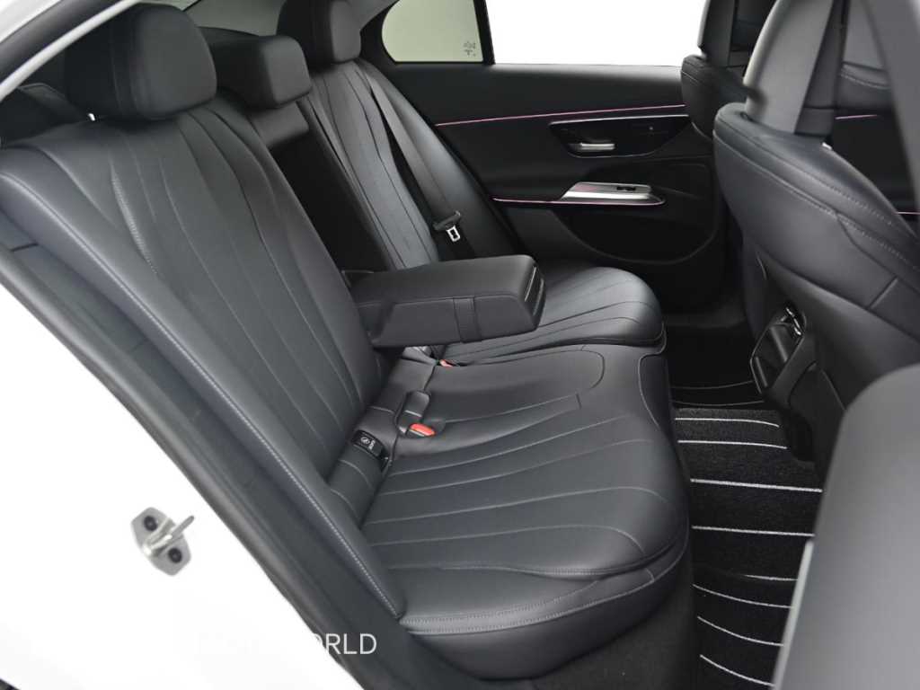 Mercedes Benz E class - Vista 12