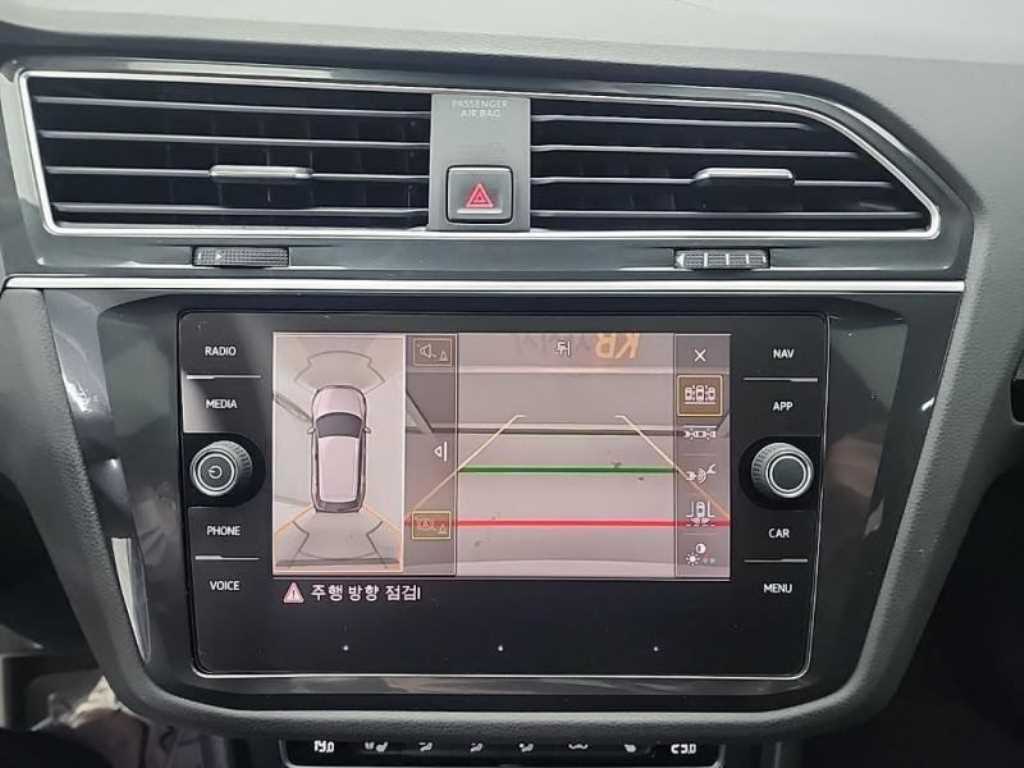 Volkswagen Tiguan - Vista 11