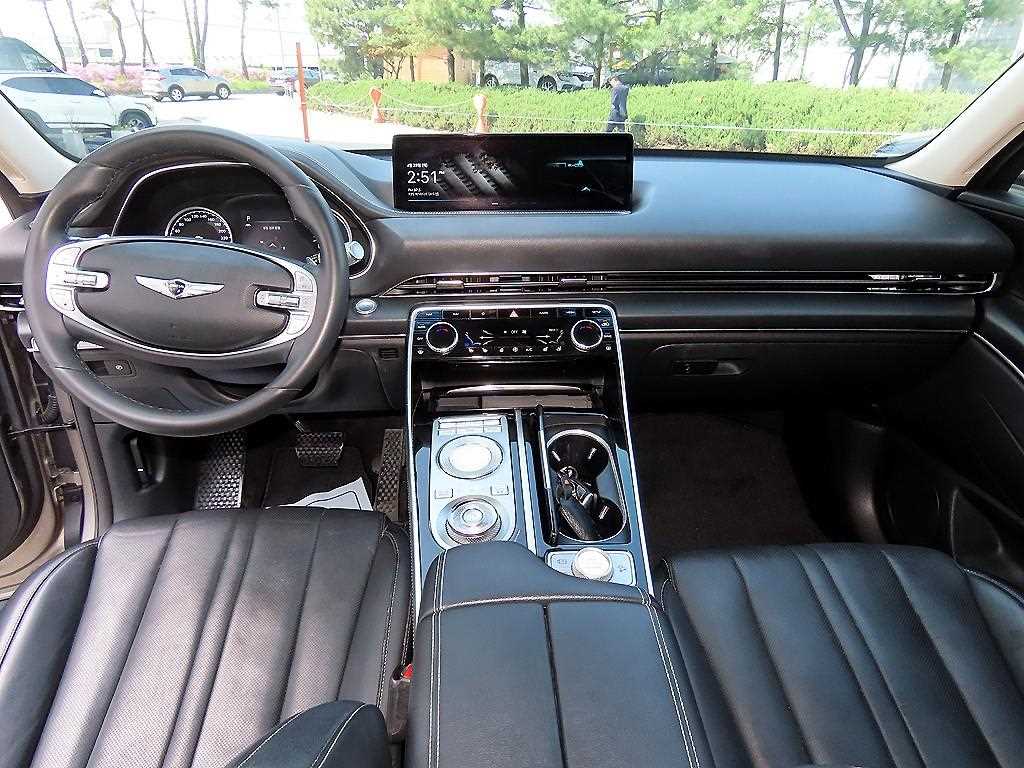 Genesis GV80 - Vista 8