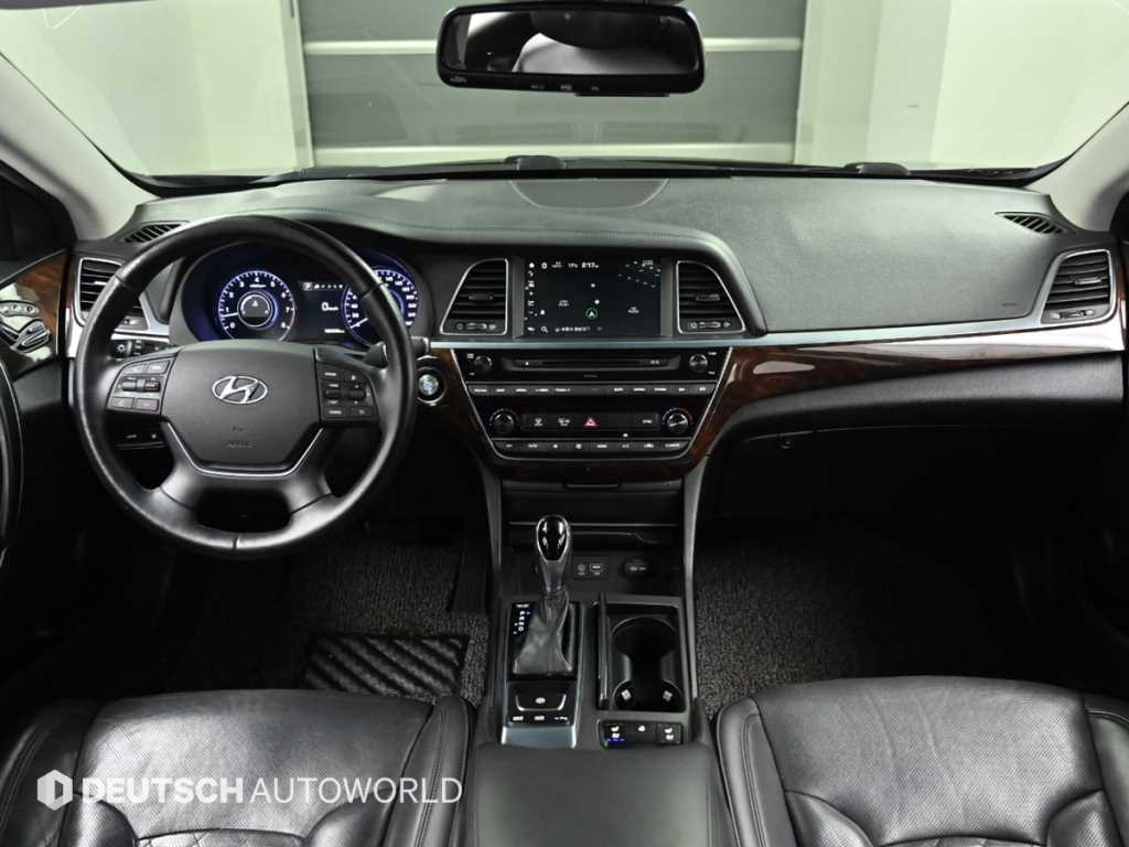 HYUNDAI Aslan - Vista 7