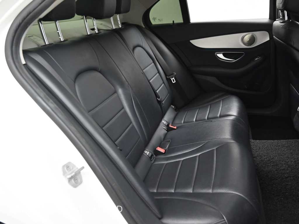 Mercedes Benz C Class - Vista 12