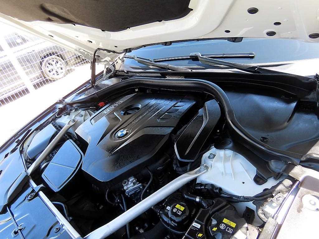 BMW 5 Series 2018 Blanco - Importación desde Corea - HF Imports Iquique - Foto 19