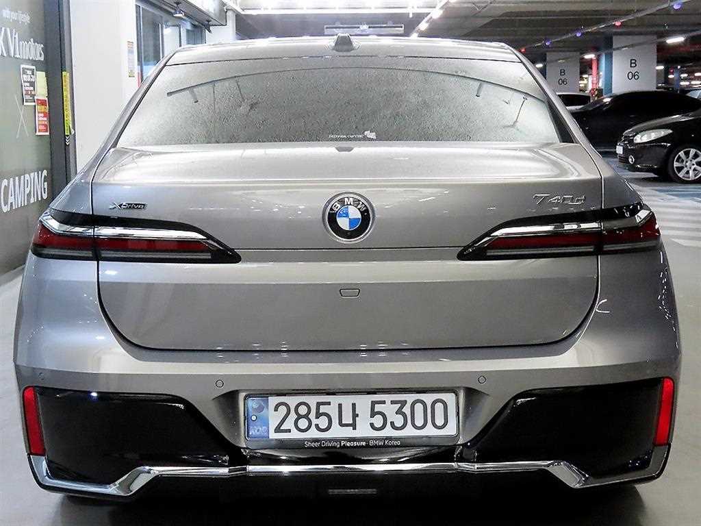 BMW 7 Series - Vista 5