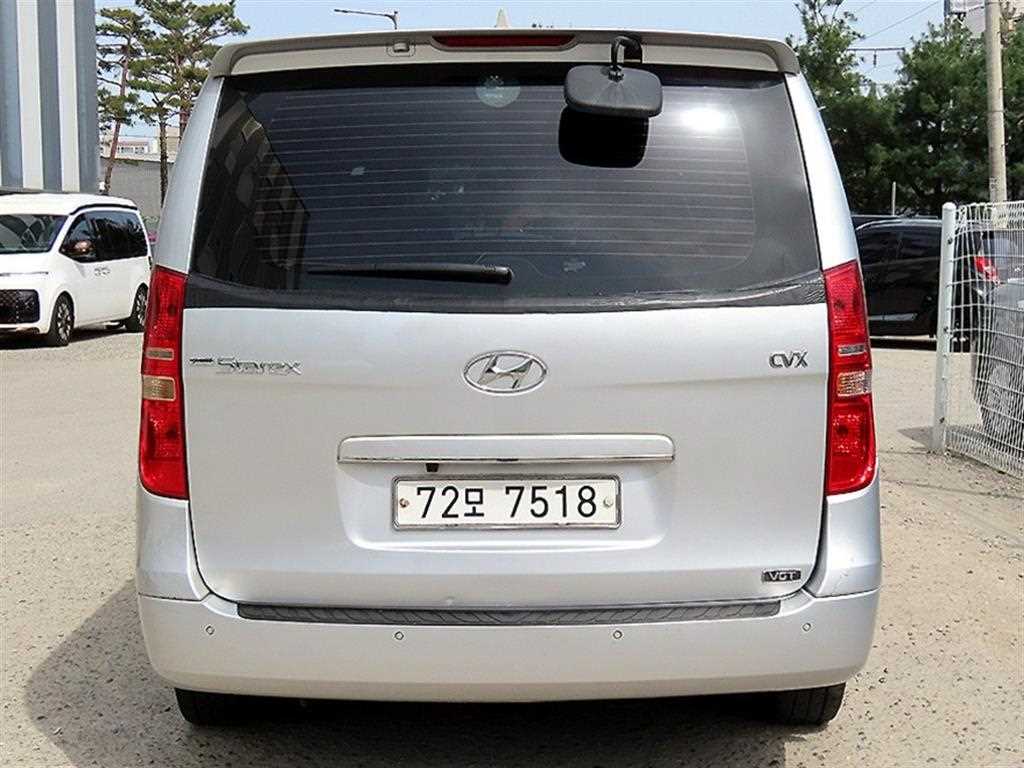 HYUNDAI Starex - Vista 4