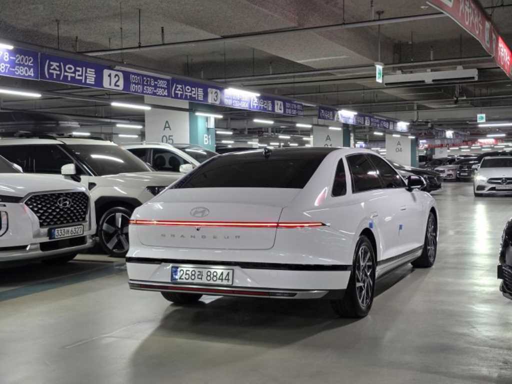 HYUNDAI Grandeur - Vista 5