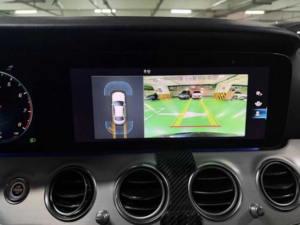 Mercedes Benz E class - Vista 12