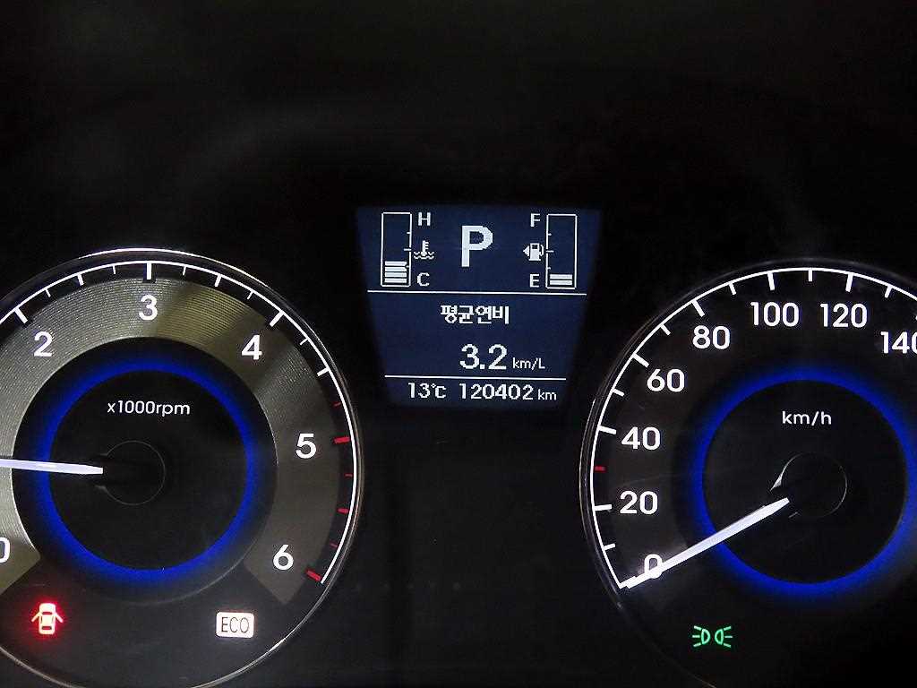 HYUNDAI Accent - Vista 6