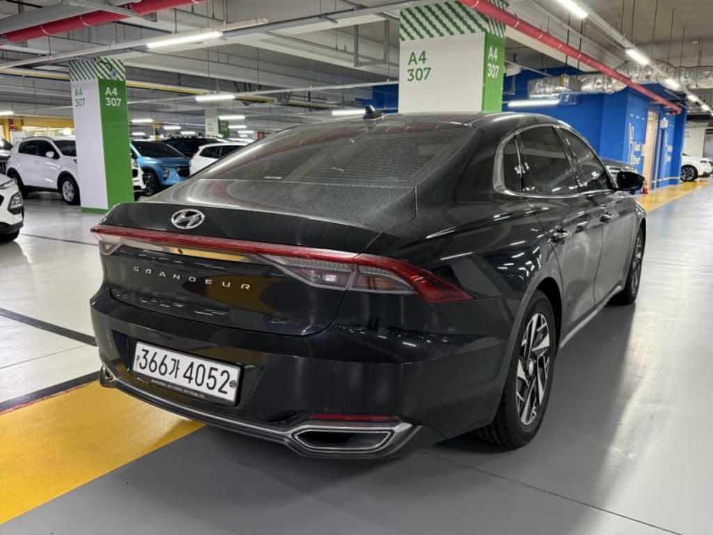 HYUNDAI Grandeur - Vista 2