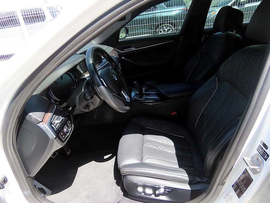 BMW 5 Series - Vista 5