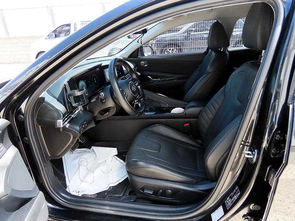 HYUNDAI Avante - Vista 5