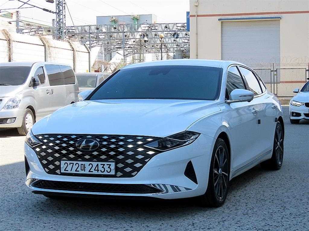 HYUNDAI Grandeur - Vista 2