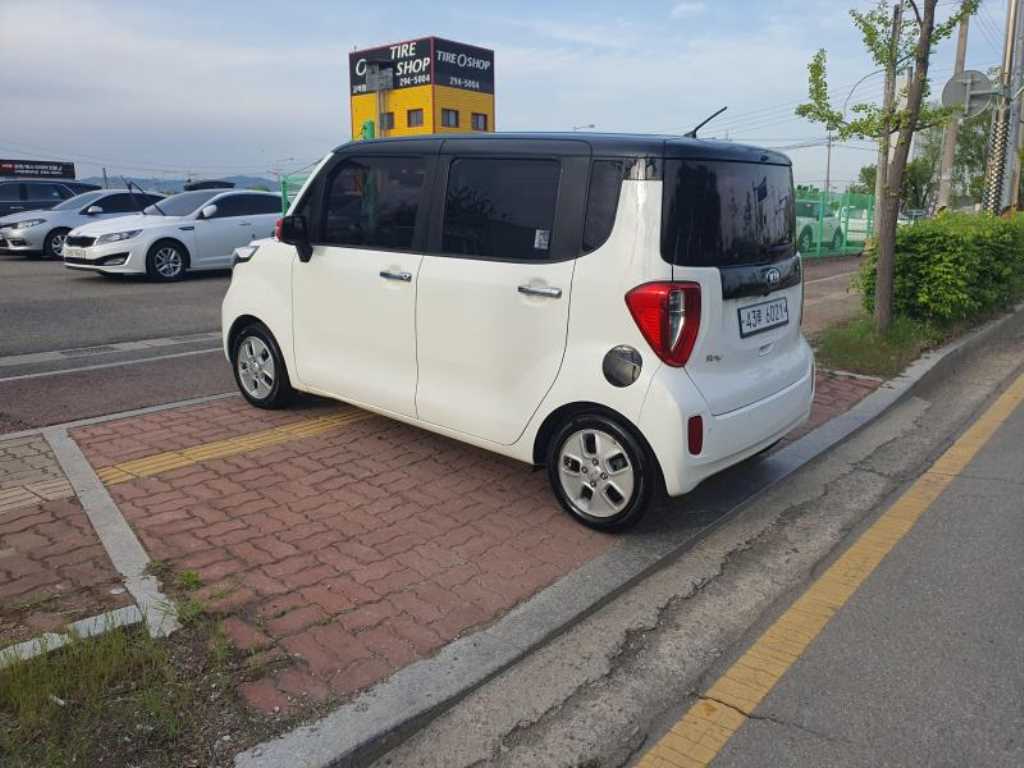 KIA Ray - Vista 8