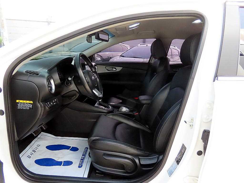 KIA K3 - Vista 5