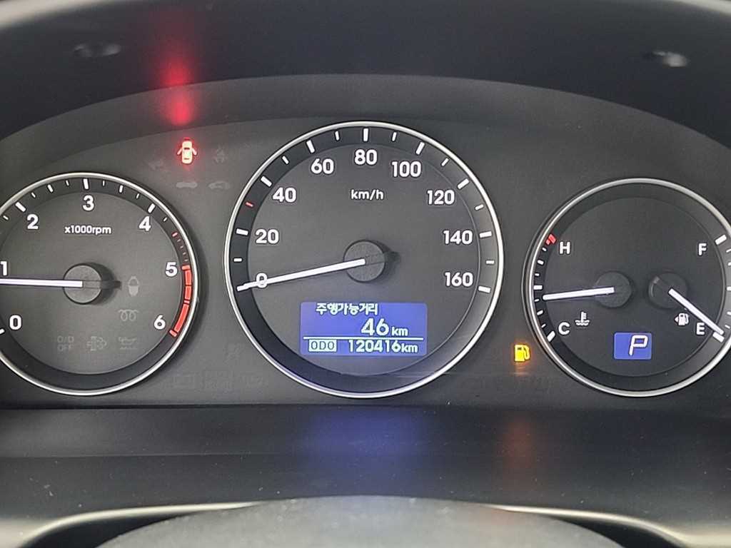 HYUNDAI Starex - Vista 6