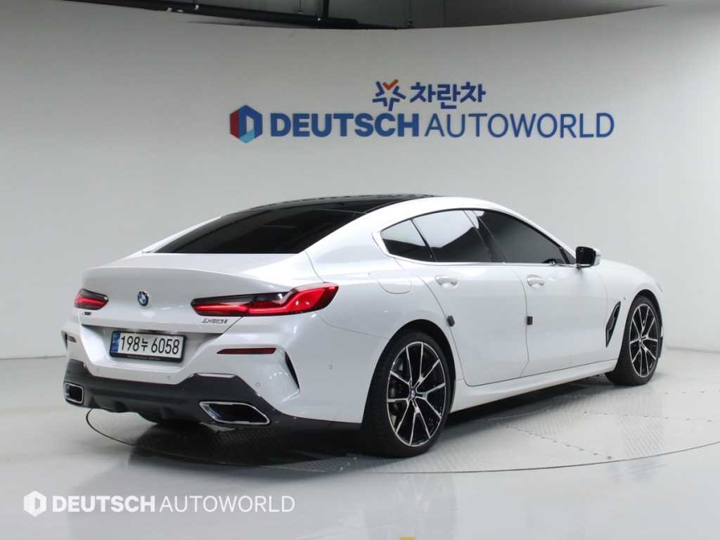 BMW 8 Series - Vista 2