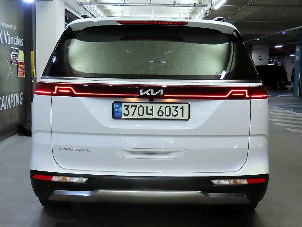 KIA Carnival - Vista 5
