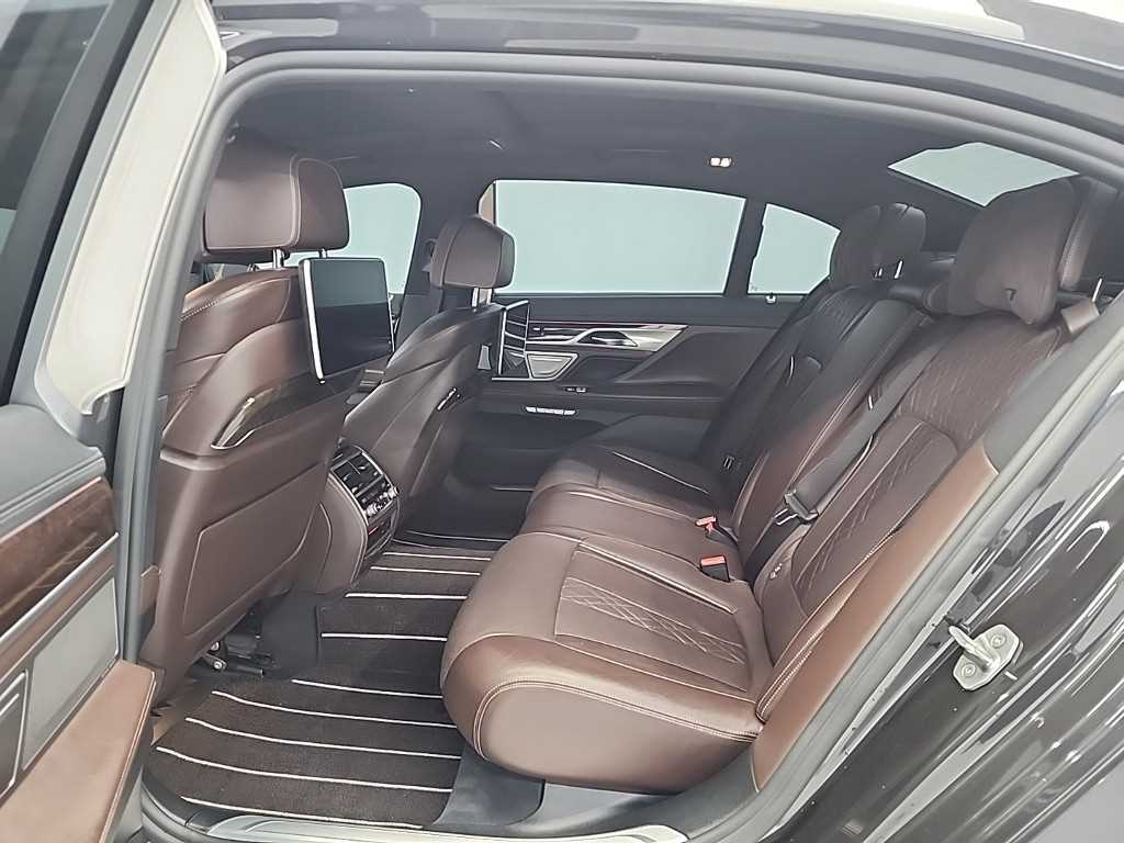 BMW 7 Series - Vista 12