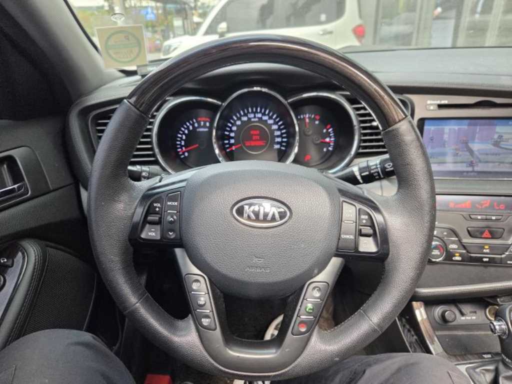 KIA K5 - Vista 5