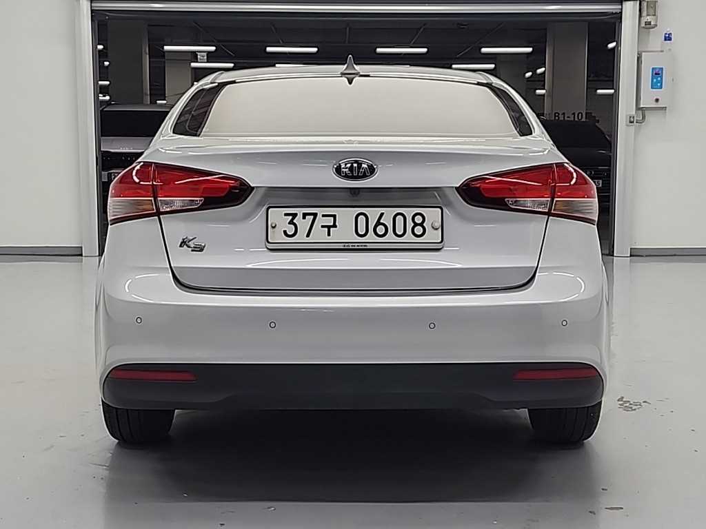 KIA K3 - Vista 3