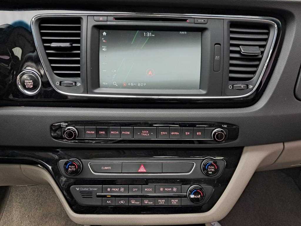KIA Carnival - Vista 9