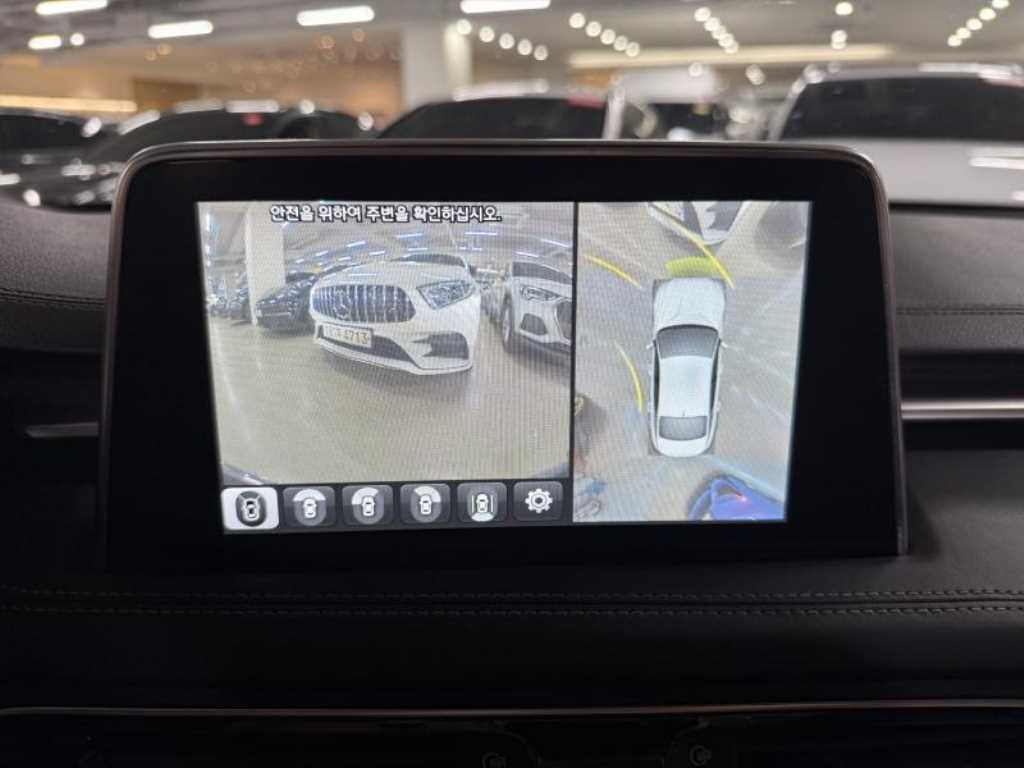 Genesis G70 - Vista 12