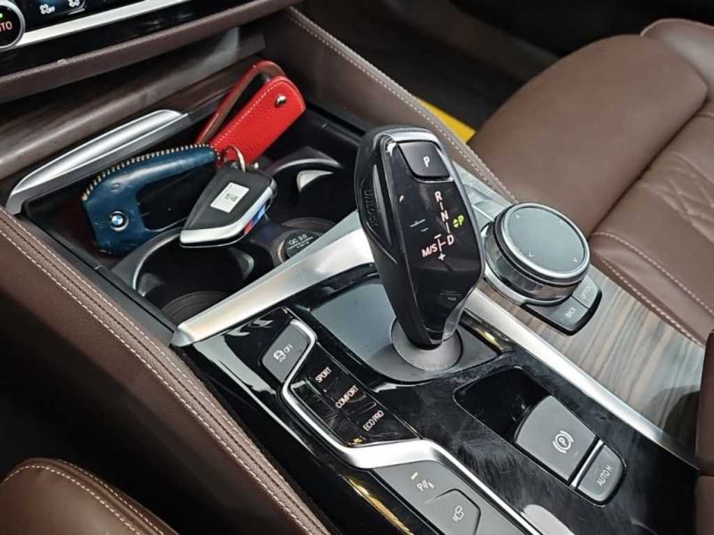 BMW 5 Series 2018 Gris - Importación desde Corea - HF Imports Iquique - Foto 13