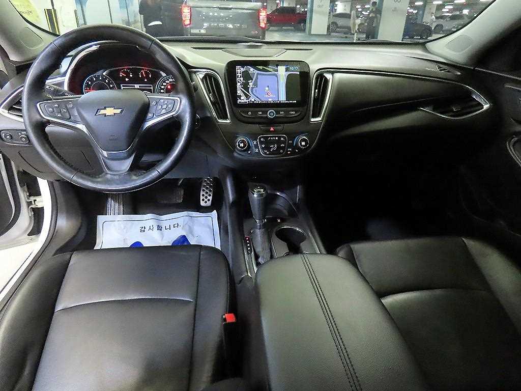 Chevrolet Malibu - Vista 10