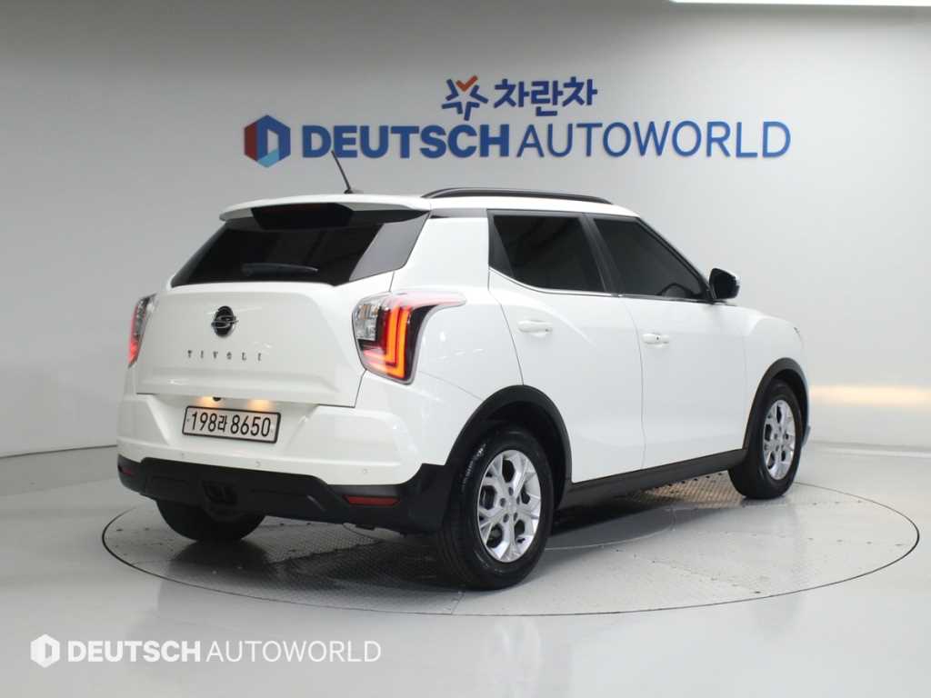 Ssangyong Tivoli - Vista 4