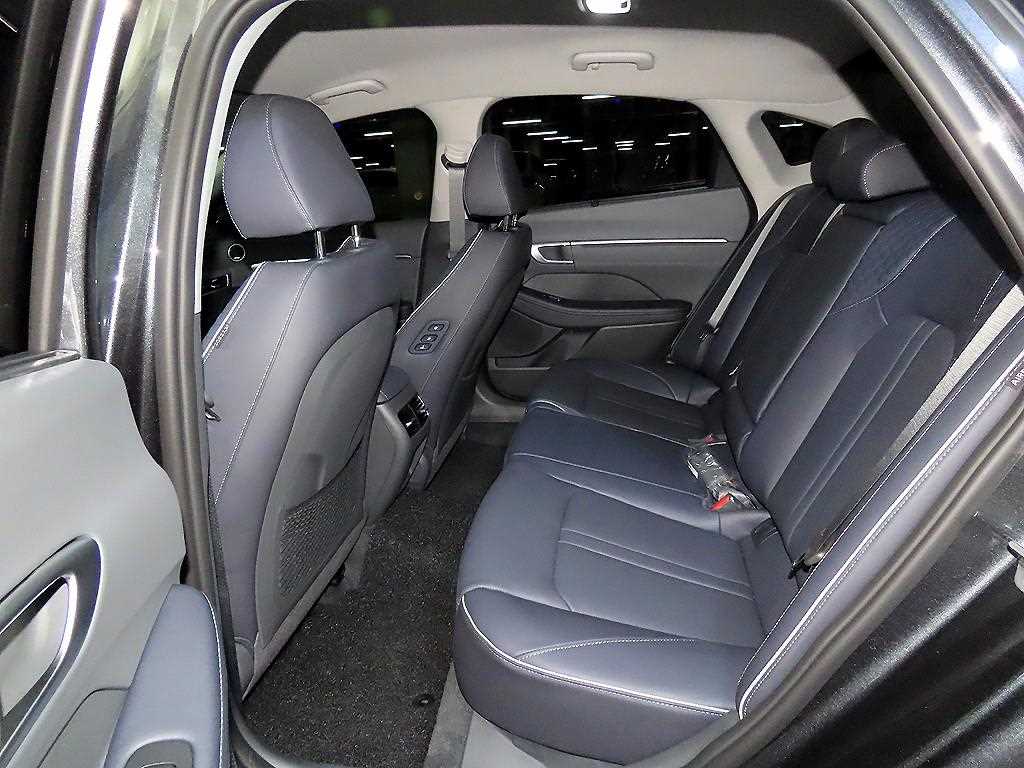 HYUNDAI Sonata - Vista 7